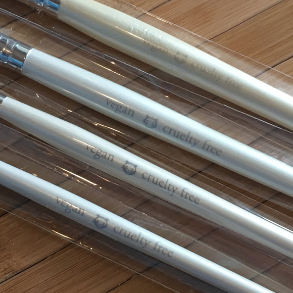 SOLD 100% Pure Vegan 4Pc Eyeshadow Brush Tool Set - Picture 5 of 5